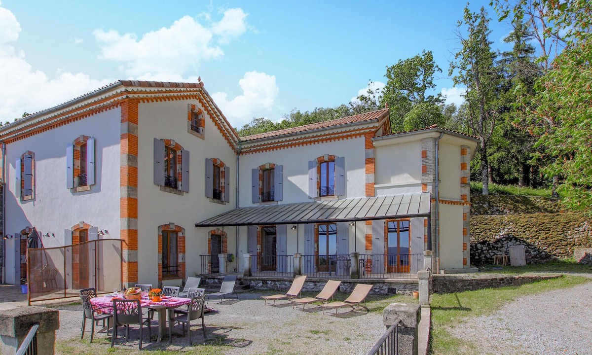 Privas House | Lovely home in Privas with sauna