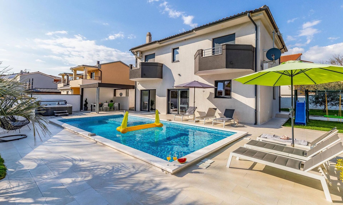 Stinjan House | Lovely home in Pula with sauna