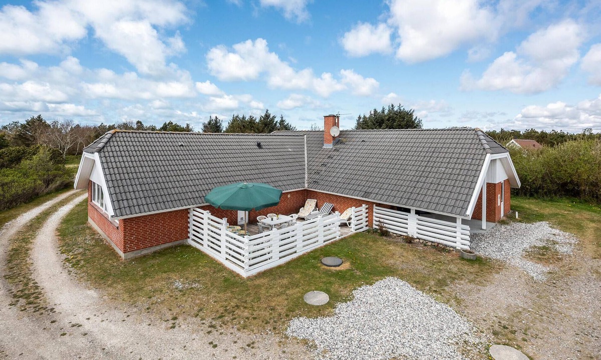 Lodbjerg Hede House | Lovely home in Ringkøbing with sauna