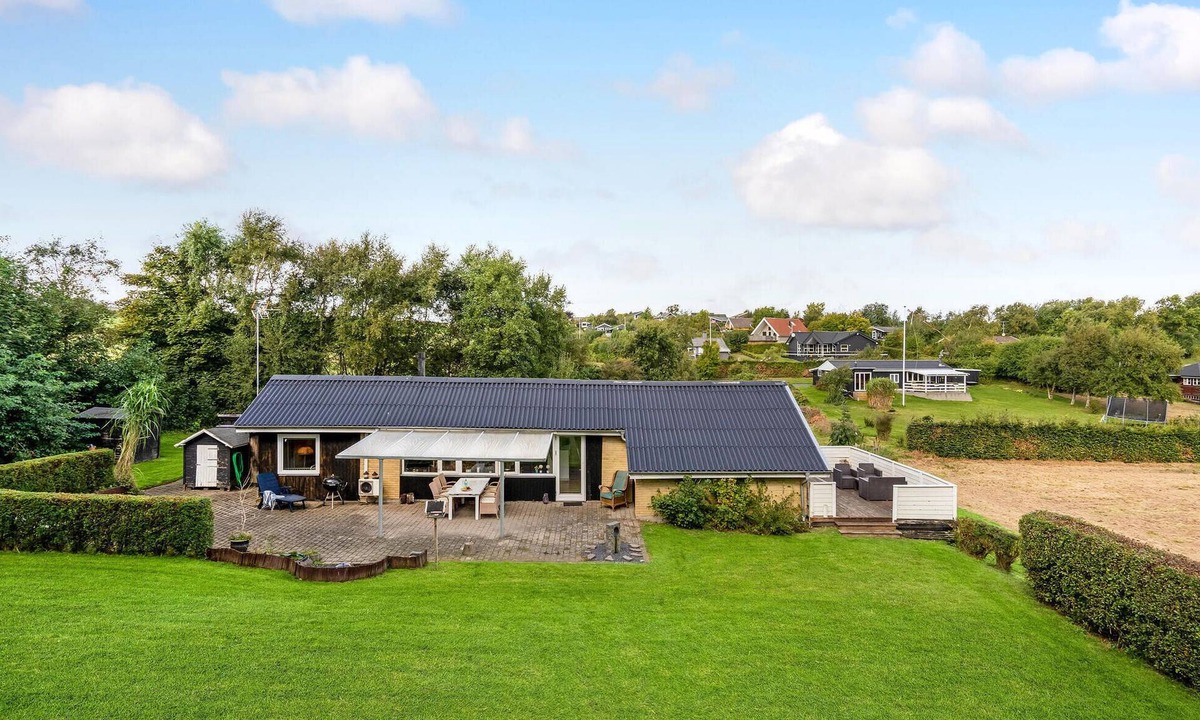 Floutrup House | Lovely home in Roslev with WiFi