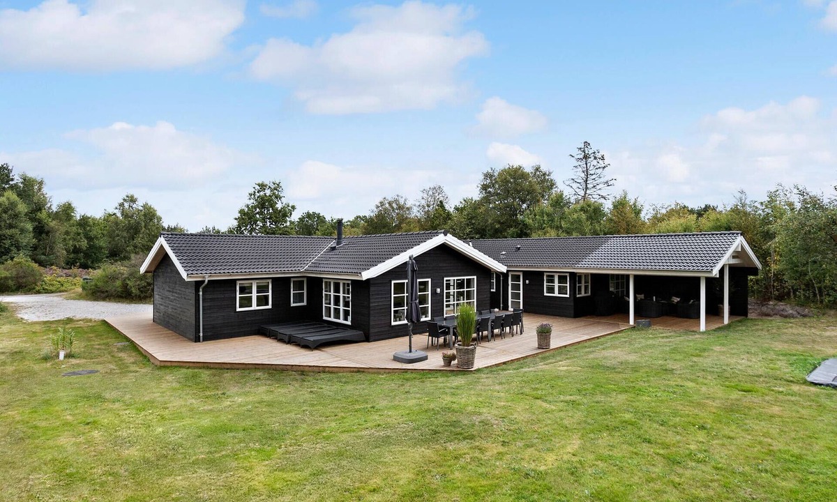 Nordost House | Lovely home in Sæby with sauna