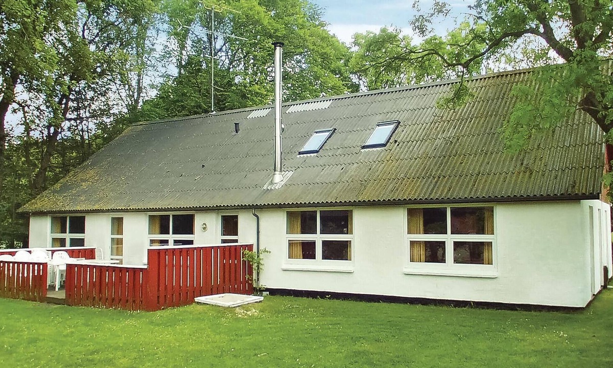 Sindal House | Lovely home in Sindal with sauna