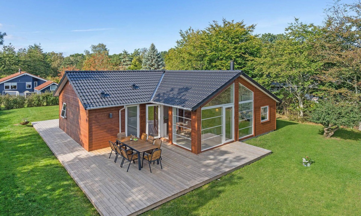Boeslunde House | Lovely home in Skælskør with kitchen