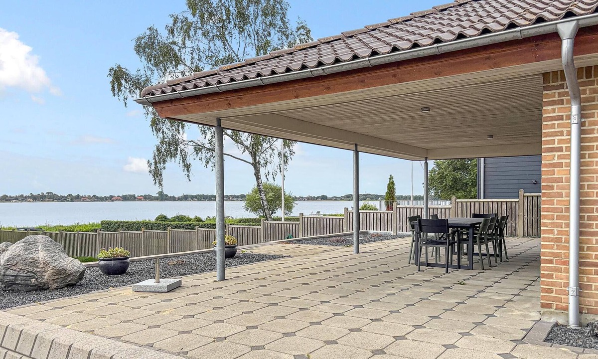 Sunds House | Lovely home in Sunds with house sea view