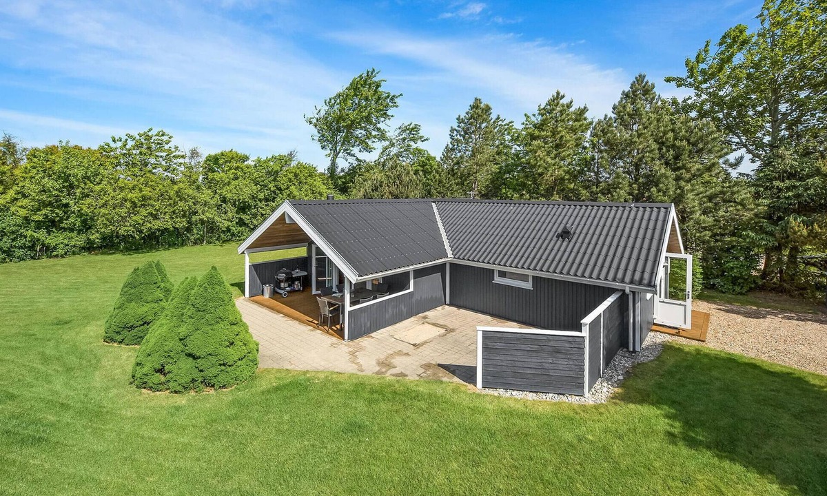 Skaven Strand House | Lovely home in Tarm with sauna