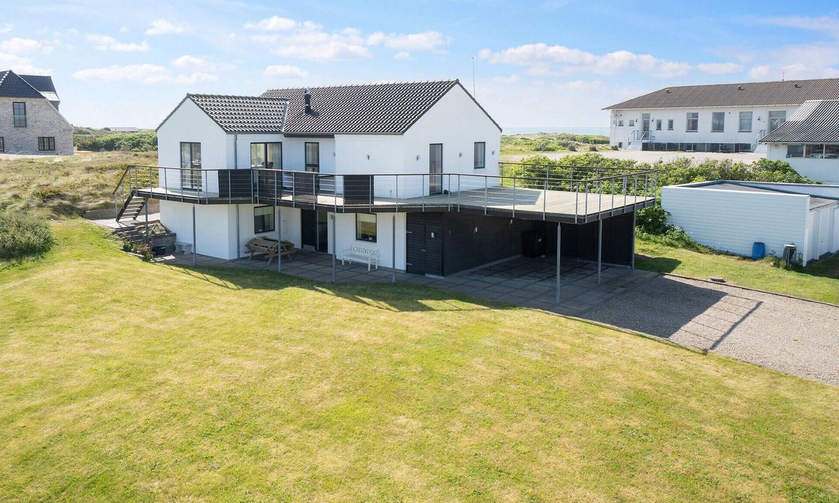 Vorupør House | Lovely home in Thisted with kitchen