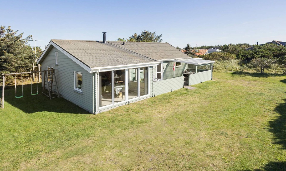 Vorupør House | Lovely home in Thisted with kitchen