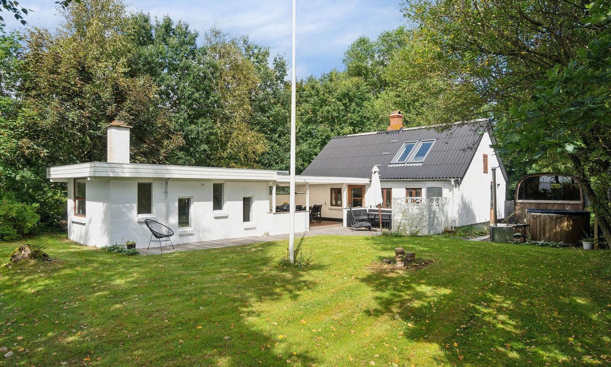 Thyholm House | Lovely home in Thyholm with sauna