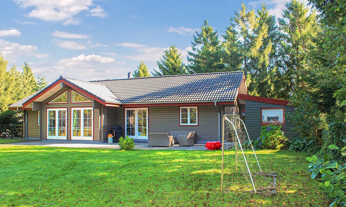 Arrild Ferieby House | Lovely home in Toftlund with WiFi