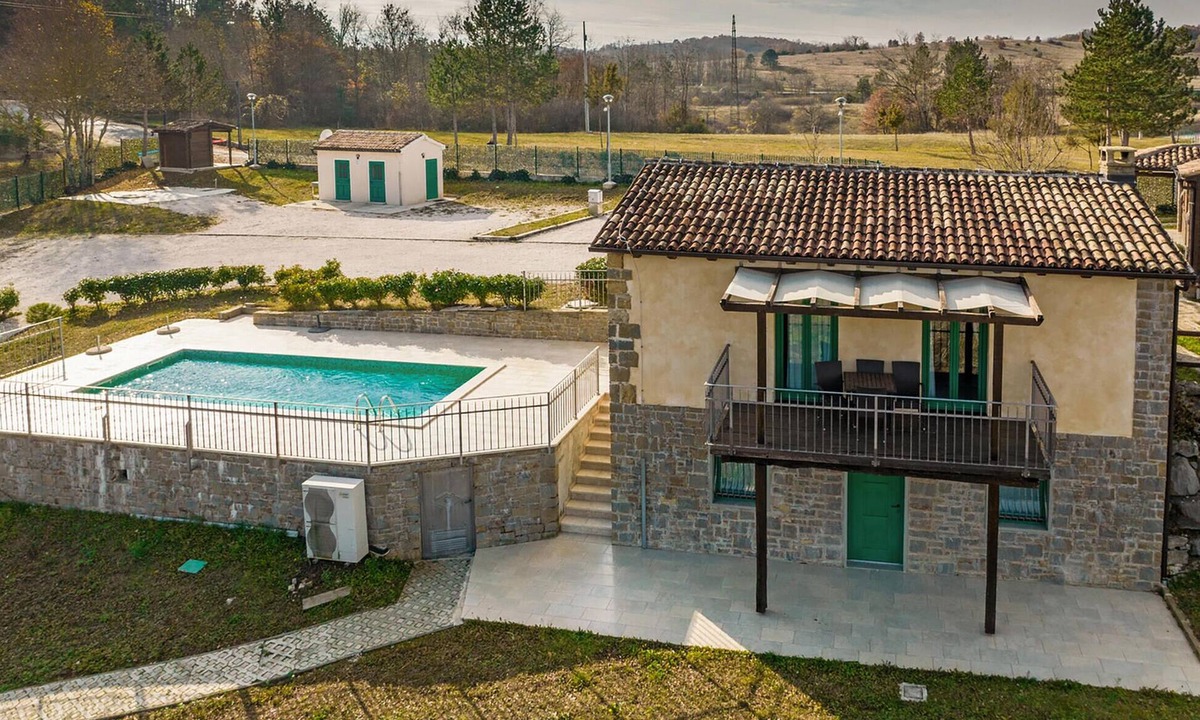 Trviz House | Lovely home in Trviz with swimming pool