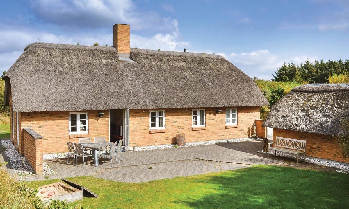 Nørre Fjand House | Lovely home in Ulfborg with sauna