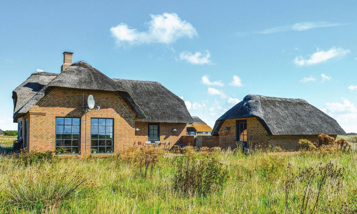 Sundhuse House | Lovely home in Ulfborg with sauna