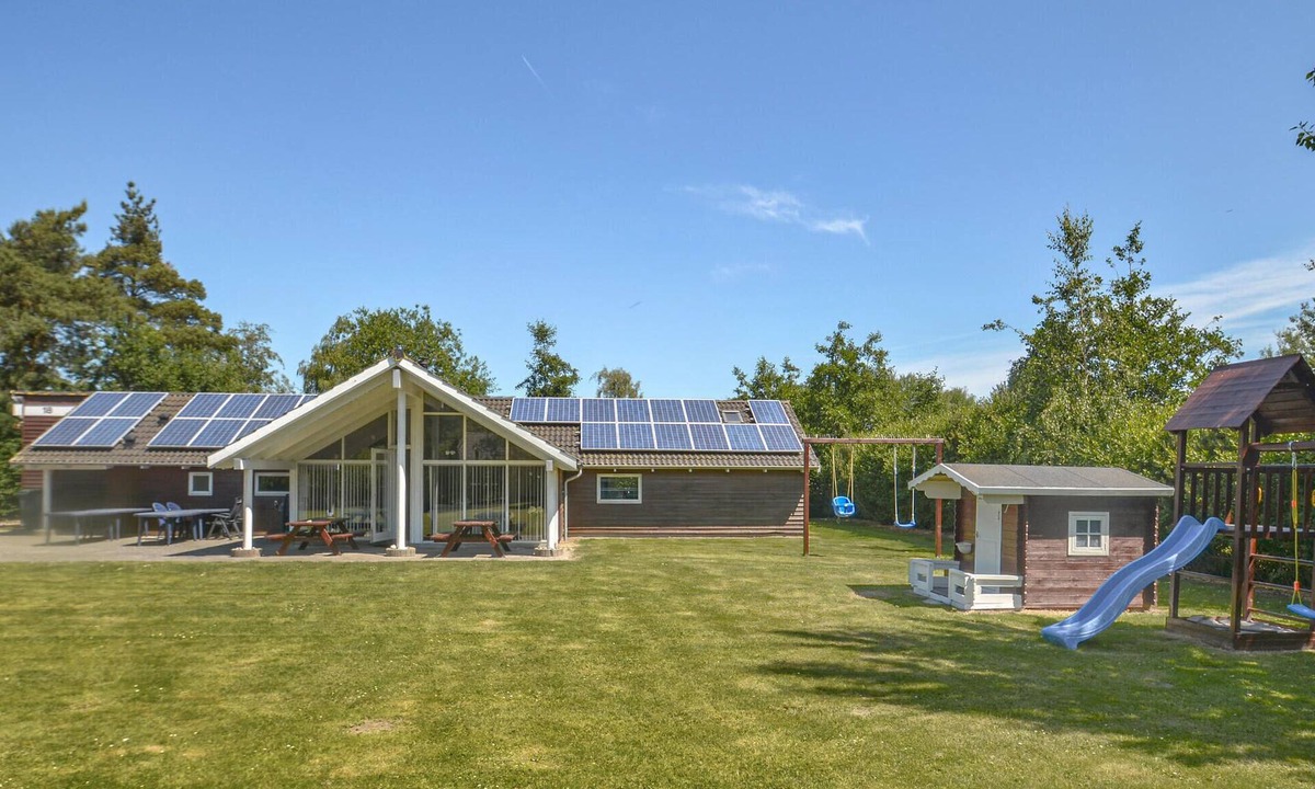Marielyst House | Lovely home in Væggerløse with sauna