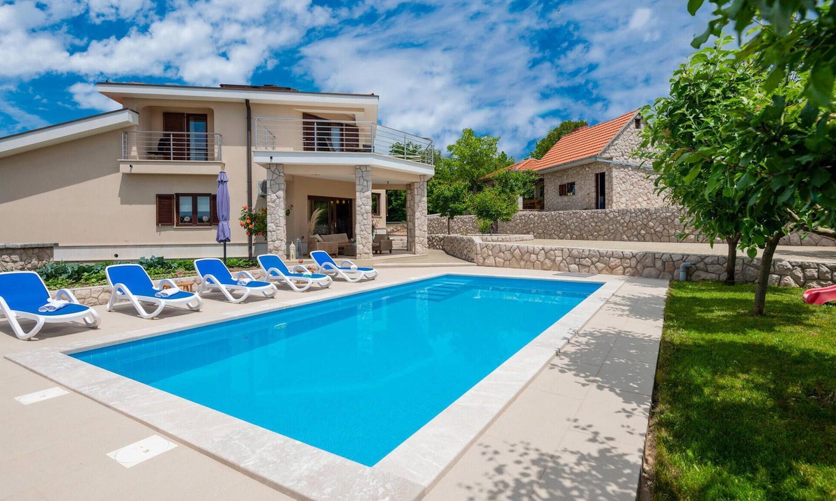 Imotski House | Lovely home in Vinjani Gornji