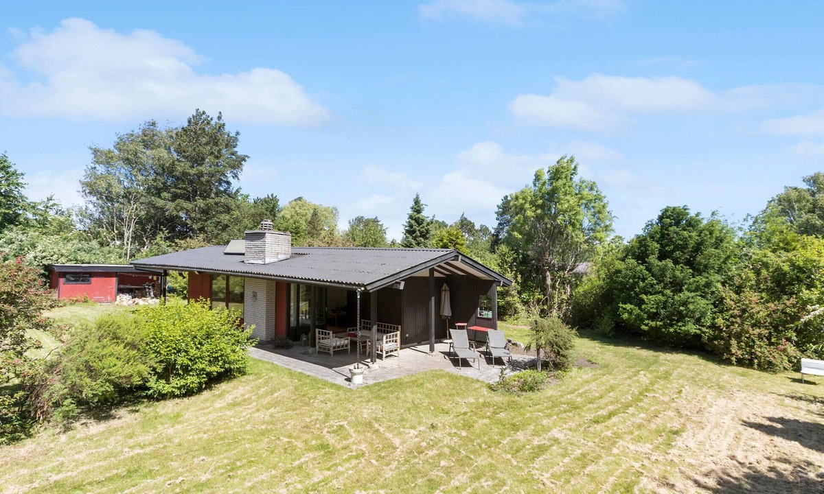 Holloselund House | Lovely home in Vejby with WiFi