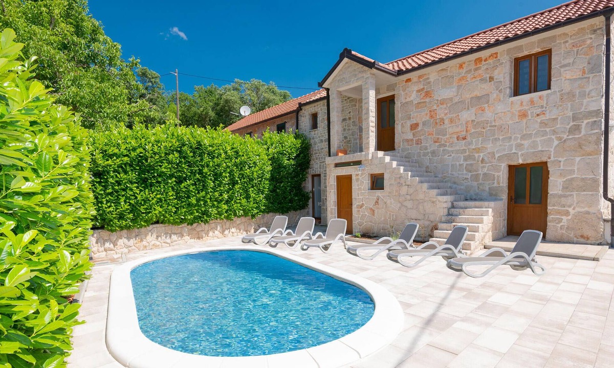 Zmijavci House | Lovely home in Zmijavci