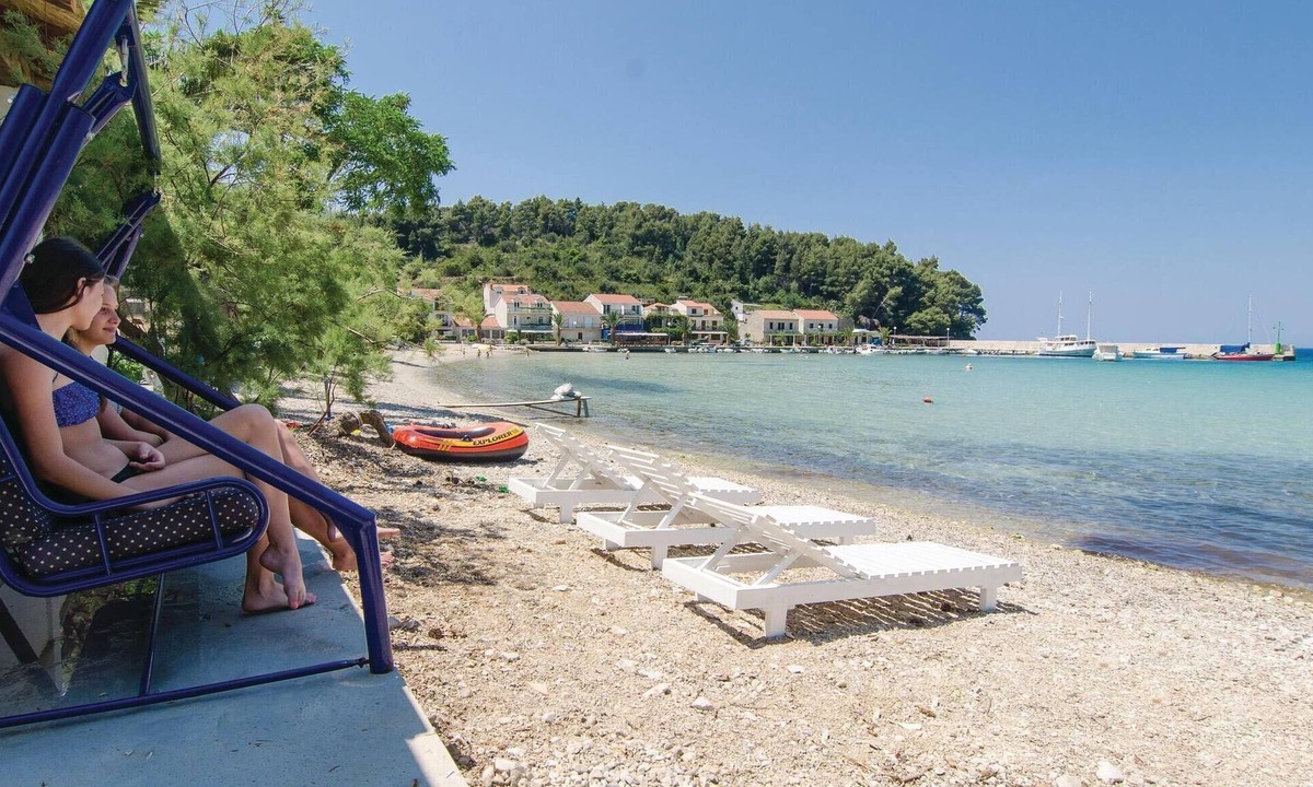 Zuljana House | Lovely home in Zuljana with WiFi
