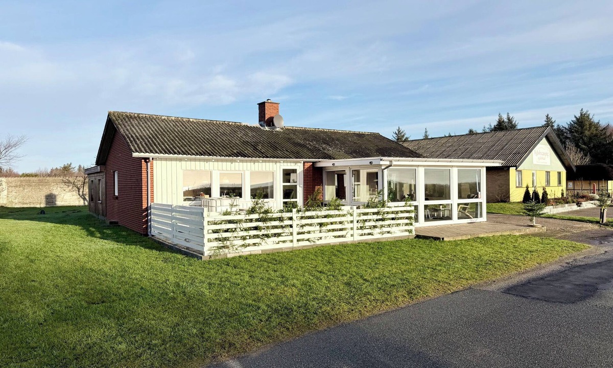 Øsløs Villa | Lovely house with a view of the Limfjord