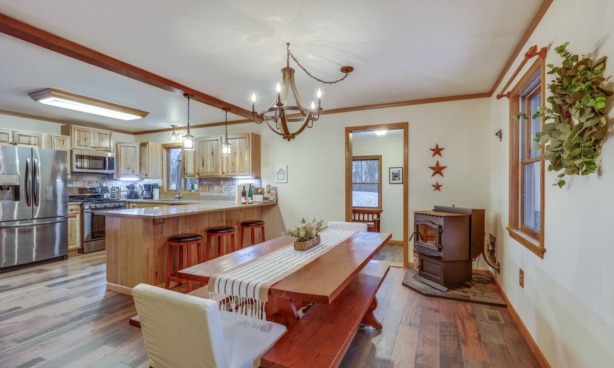 Interlaken House | Lovely Interlaken Home w/Fire Pit & Yard!