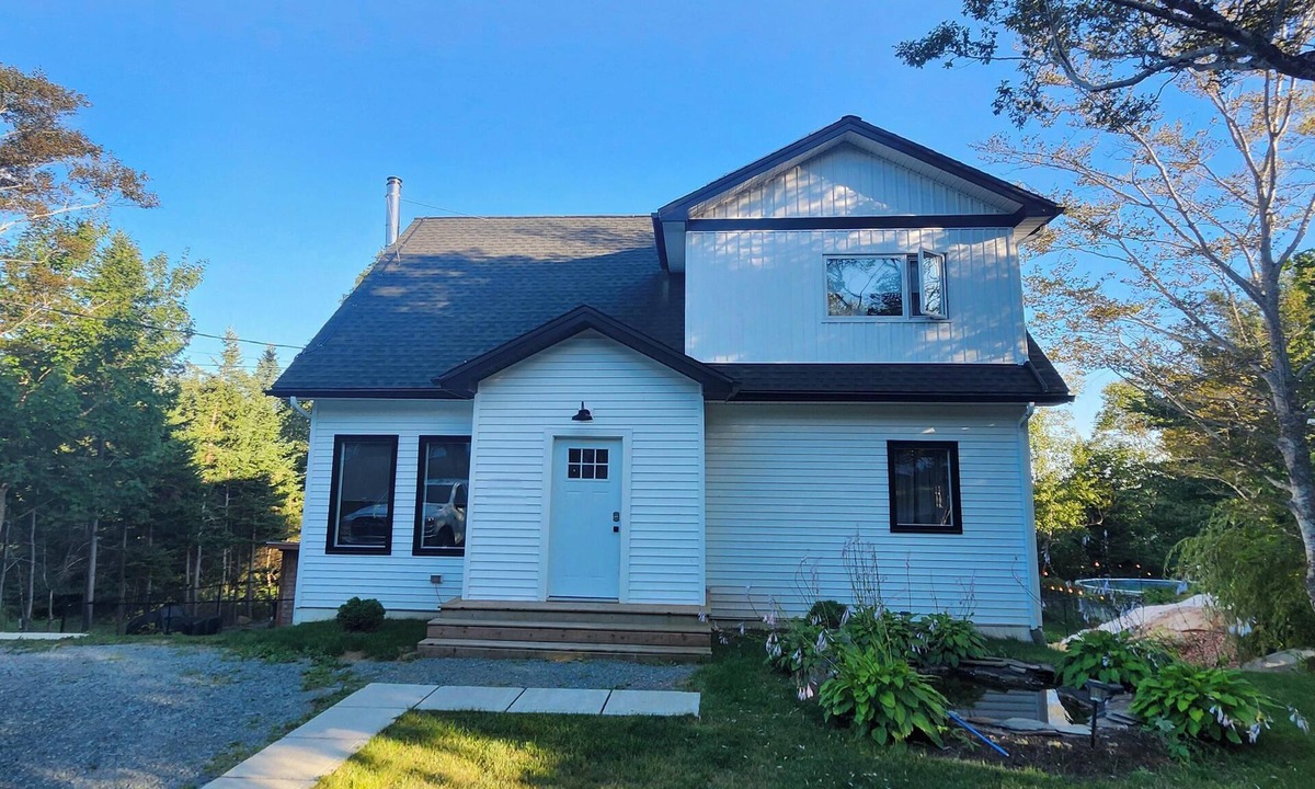 Halifax County House | Lovely Lake Echo