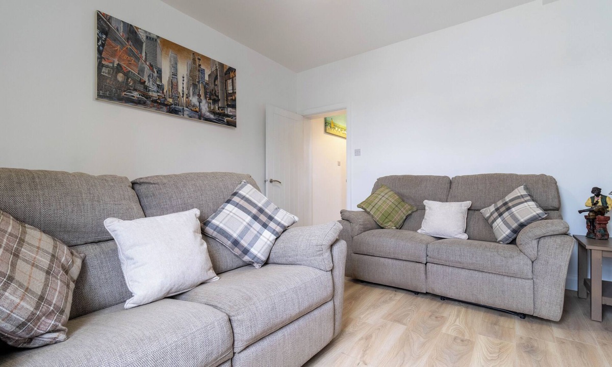 Stanley House | Lovely Lawns Lane