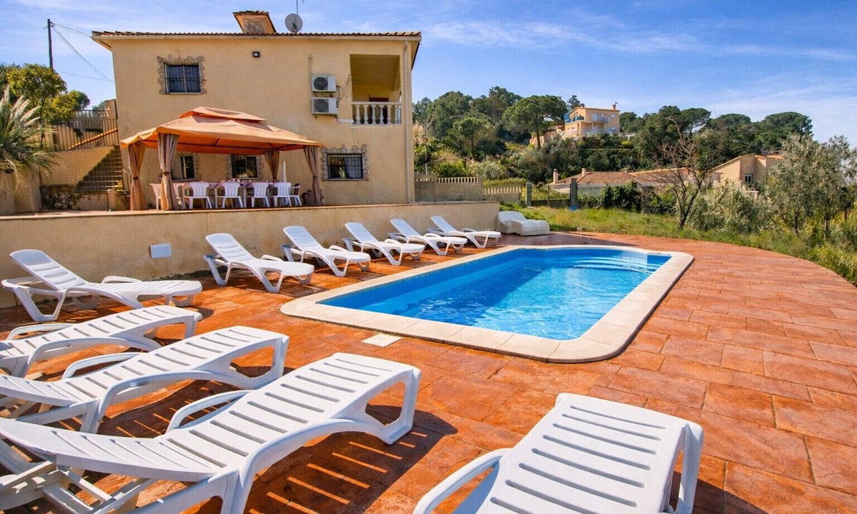 Lloret Blau Villa | Lovely Lazy days in Lloret de Mar w/private pool!