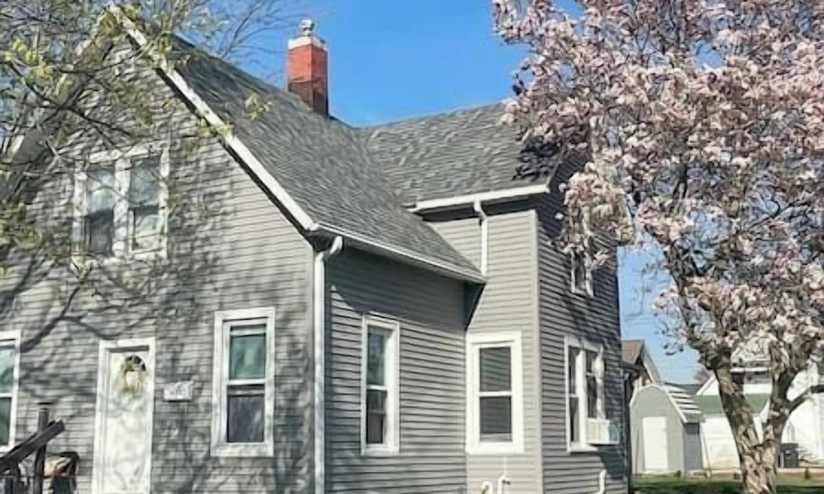 Burlington House | Lovely Leffler Lodge - 2 BR Sleeps 6