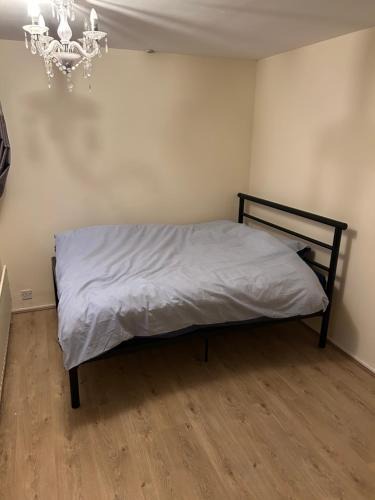 Milton Keynes House | Lovely Milton Keynes Double Room