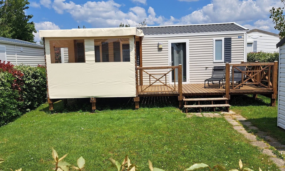 Chateau-d'Olonne House | Lovely mobile home in a 4-star residential estate in Les Sables D'Olonne