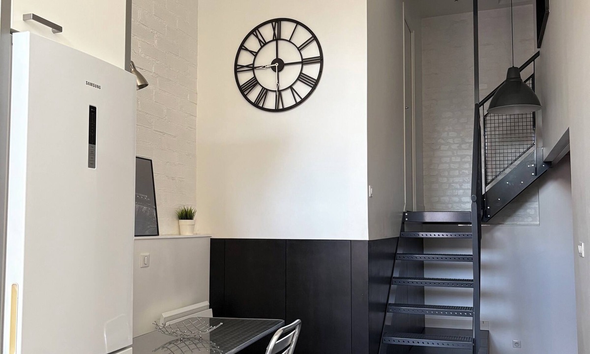 Parapluies Apartment | Lovely modern 2-room loft near Vincennes, close to Paris for visiting/working.