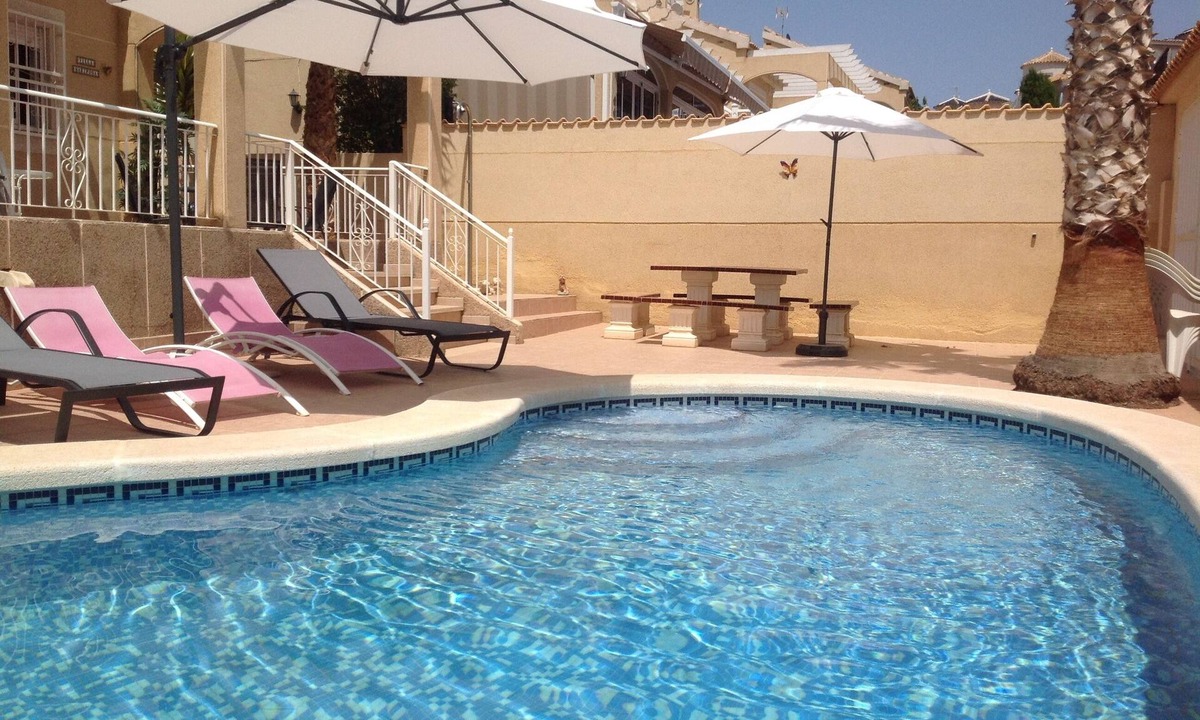 La Florida Villa | Lovely Modern Detached Villa With Private Pool & Air Conditioning