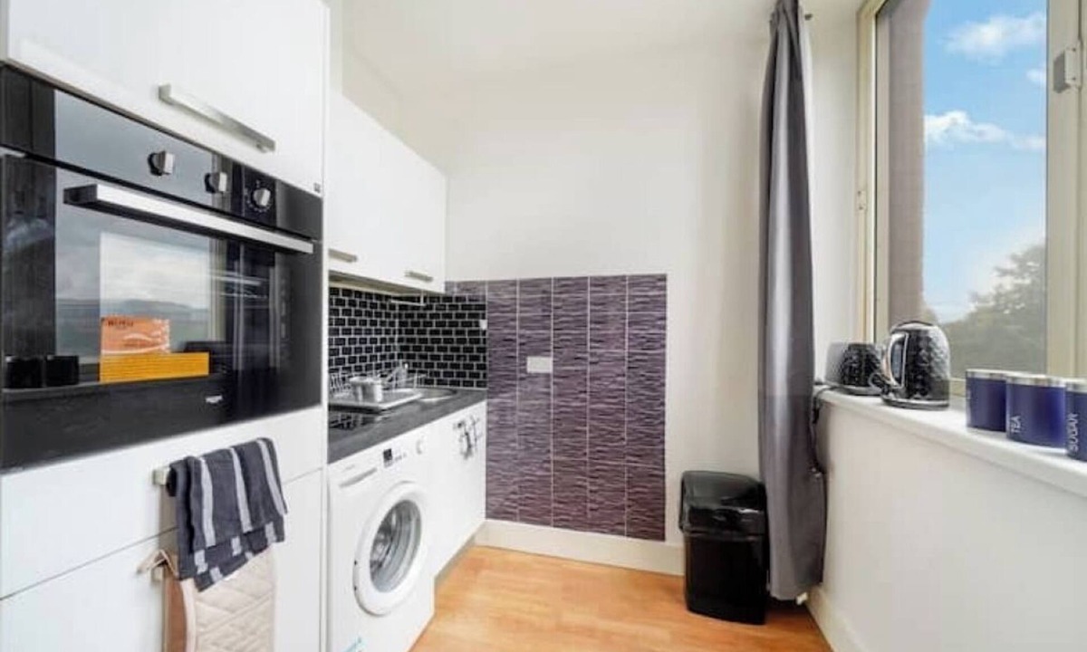 Watton at Stone Apartment | Lovely New 1 Bed Inc Parking