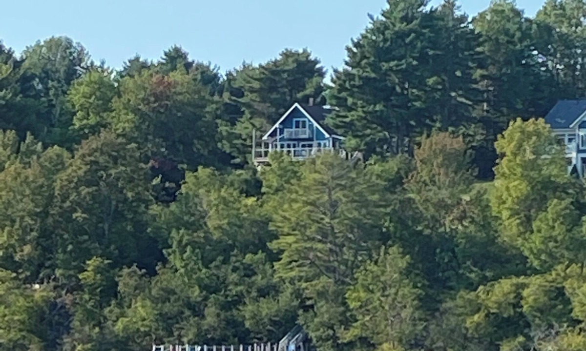 Mahone Bay Cottage | Lovely Oceanfront Cottage just outside Mahone Bay