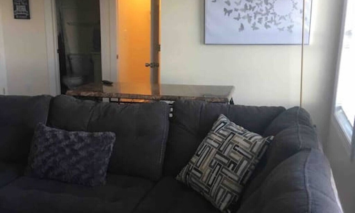 Niskayuna Apartment | Lovely one bedroom with free parking