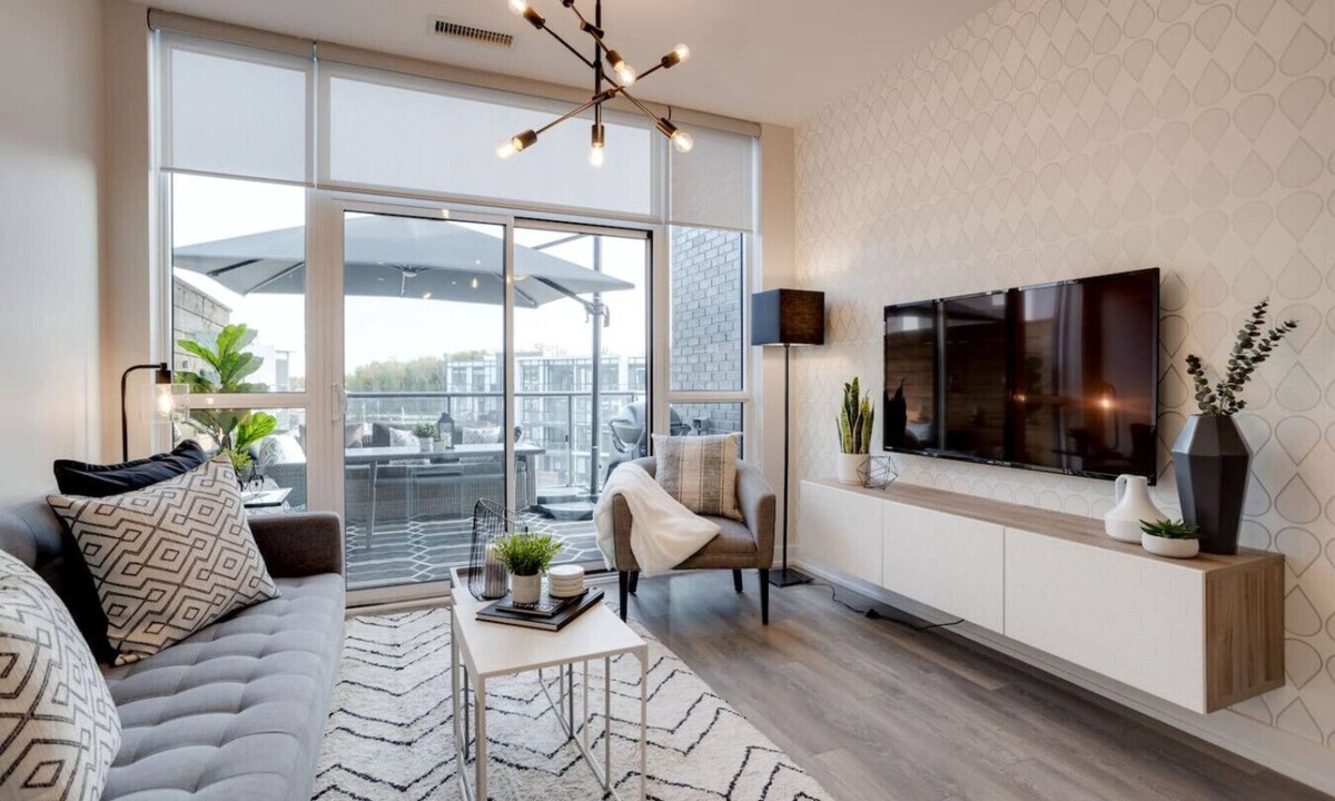 Innisfil Condo | Lovely Open Concept Friday Harbor Resort Condo