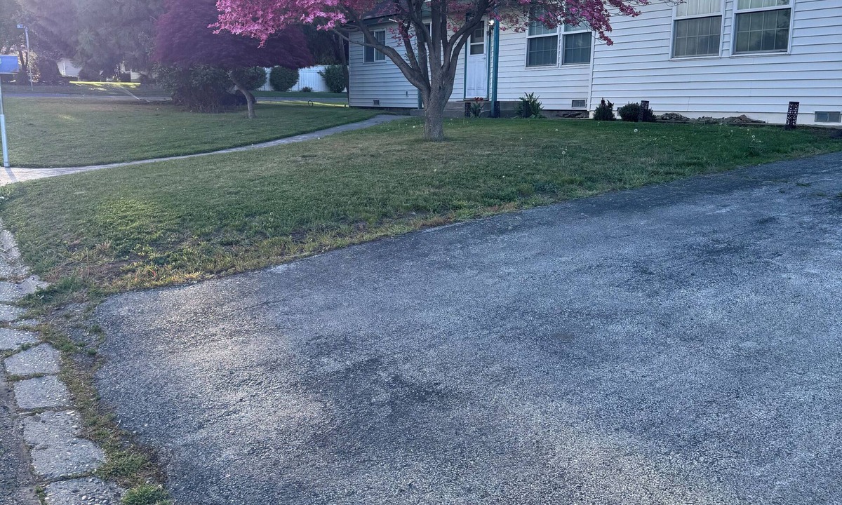 Yakima House | Lovely, quiet, and peaceful 2-bedroom home in West Yakima.