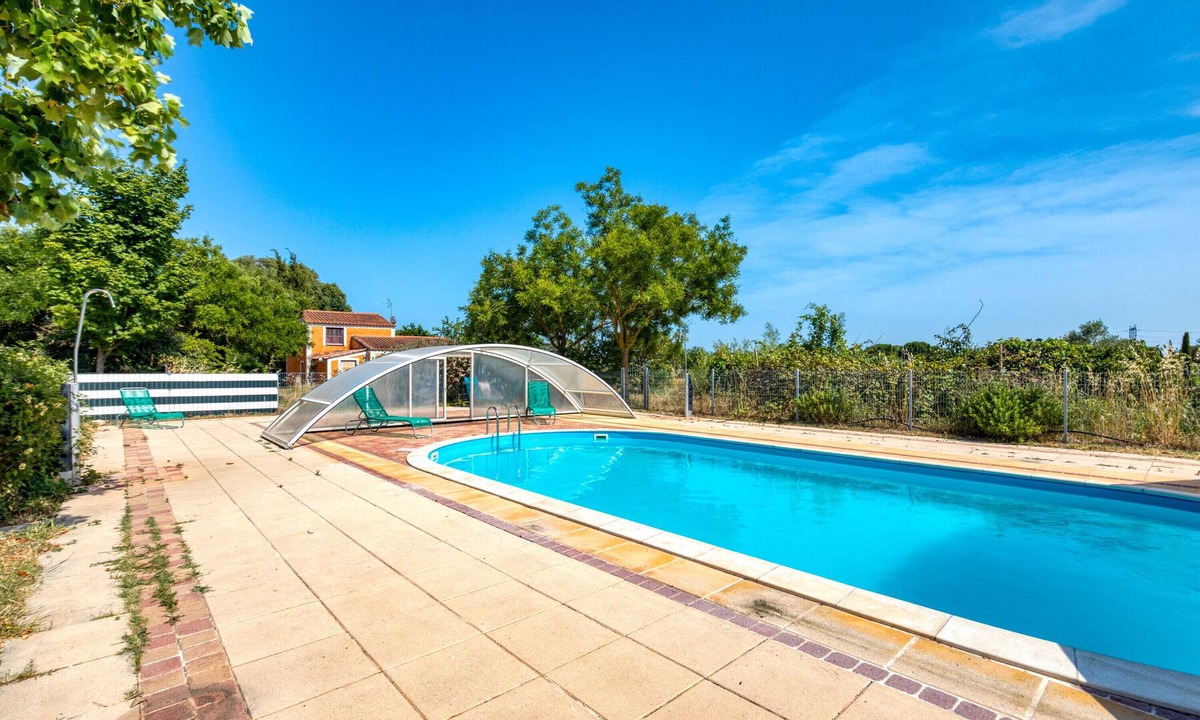 Aspiran Apartment | Lovely Riverside Studio with shared pool and private terrace