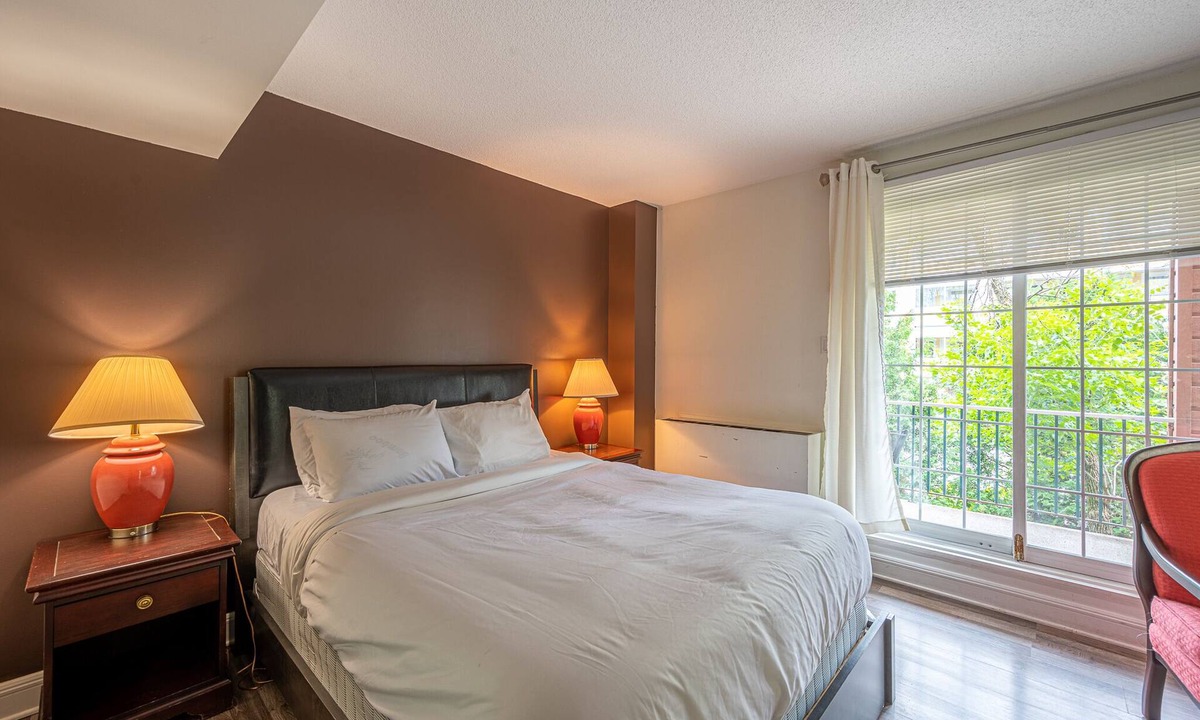 Saint-Sauveur Hotel | Lovely room close to everything