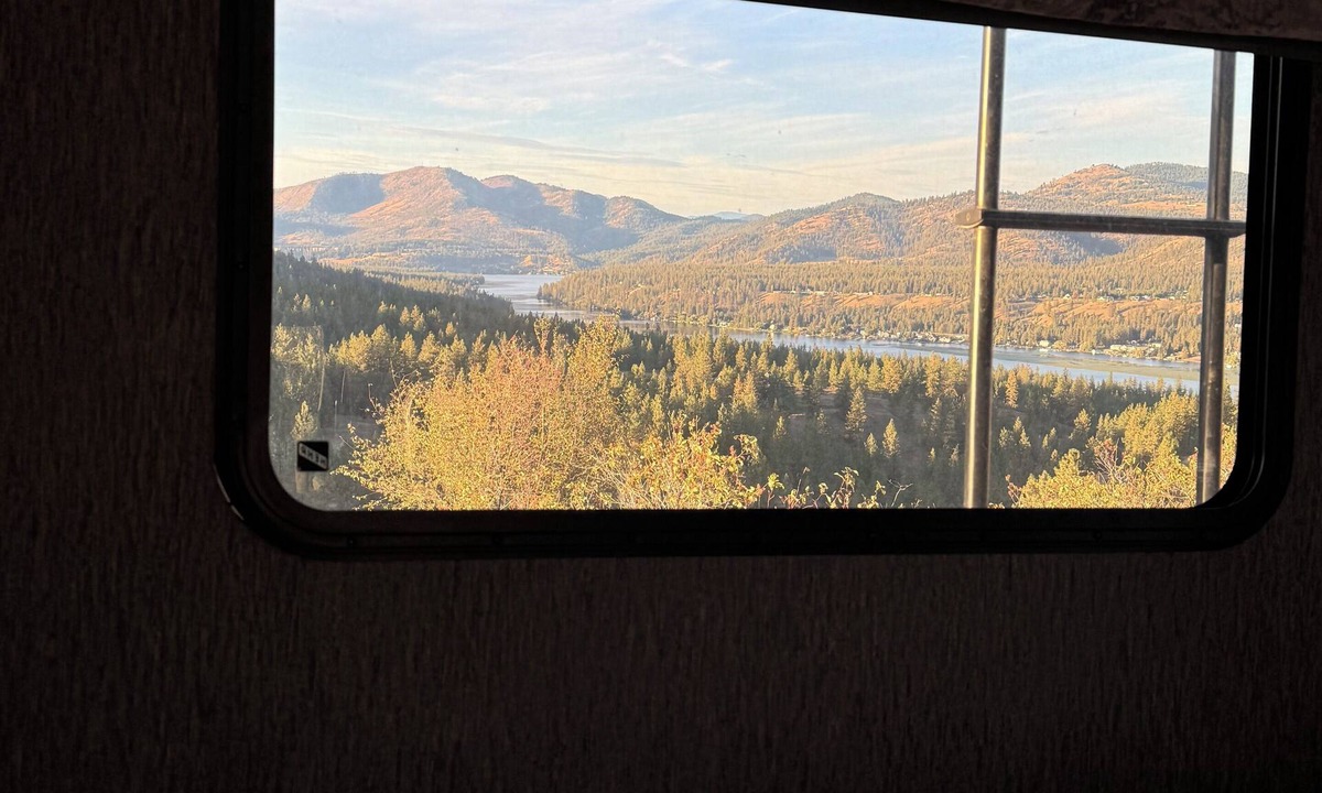 Nine Mile Falls House | Lovely RV with Best Views in Spokane