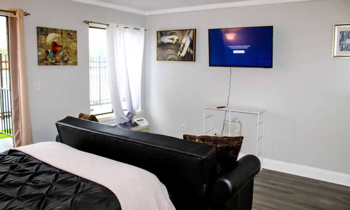 Canarsie Apartment | Lovely Seaview Studio Condo