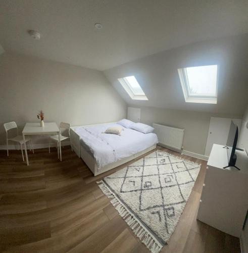 London Borough of Hounslow Apartment | Lovely Studio