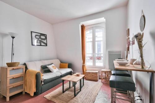 Arsenal Apartment | Lovely Studio Place de la Bastille