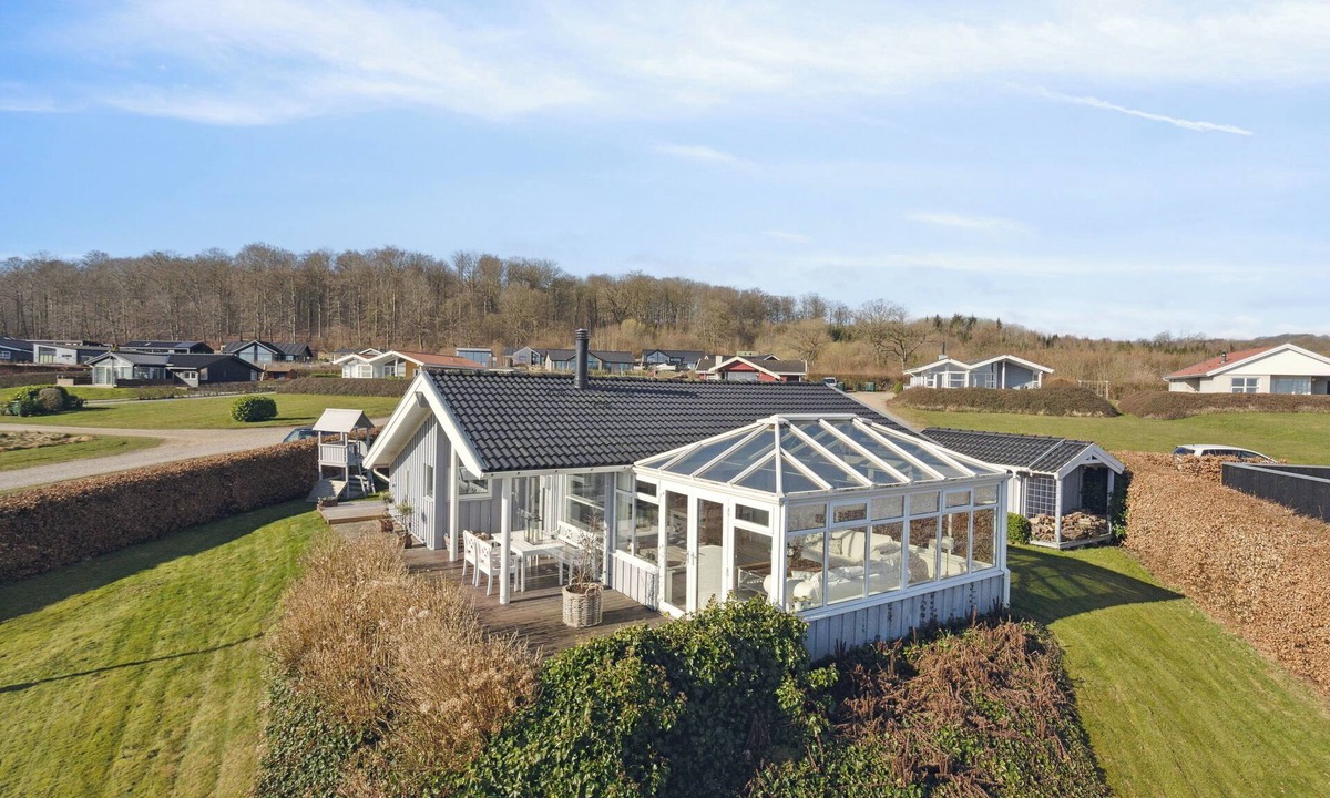 Grønninghoved Strand House | Lovely summer house with sea view