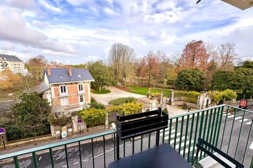 Richebourg - Saint-Clement Apartment | Lovely T2 facing Jardin des Plantes