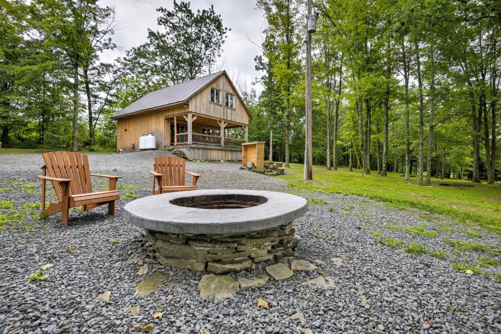 Ulster House | Lovely Ulster Cabin with Hot Tub, Fire Pit and 3 Ponds