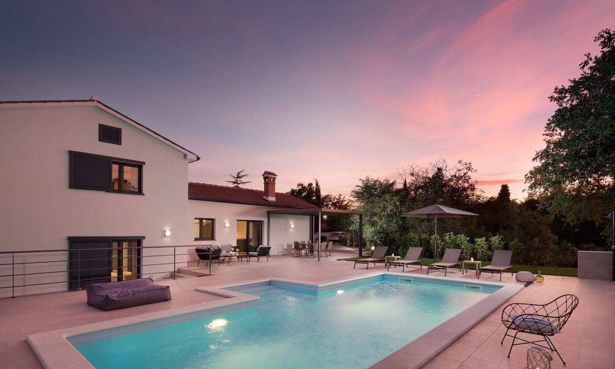 Vinez Villa | Lovely Villa del Sol, in Istria, with a Pool