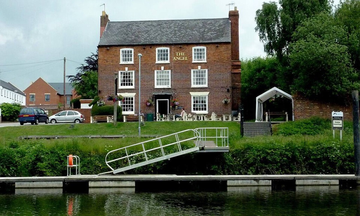 Stourport-on-Severn Apartment | Lovely water front apartment