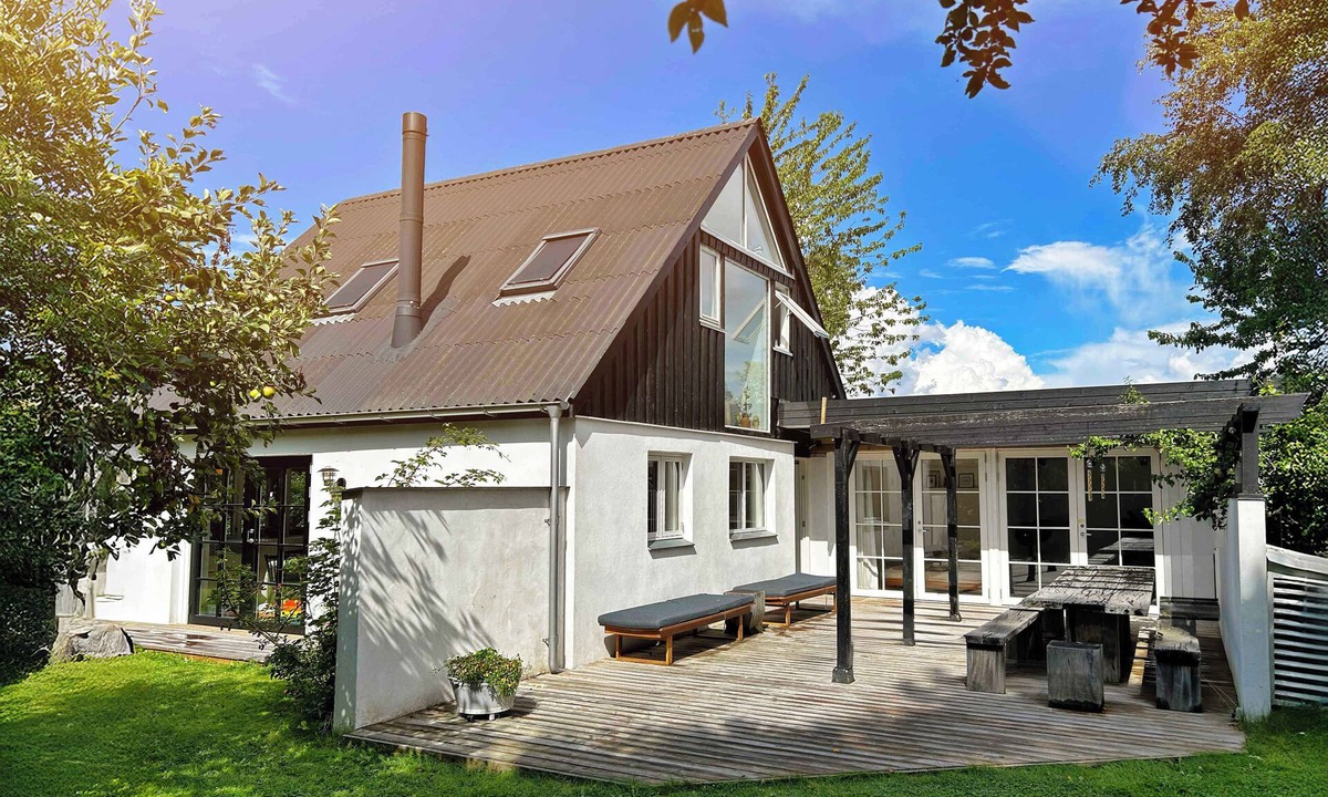 Follenslev Villa | Lovely year-round home with sea view