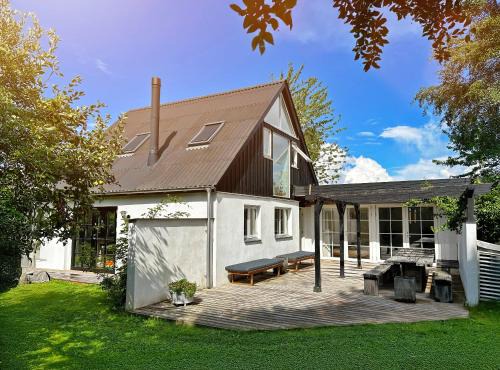 Follenslev House | Lovely Year-Round Home With Sea View