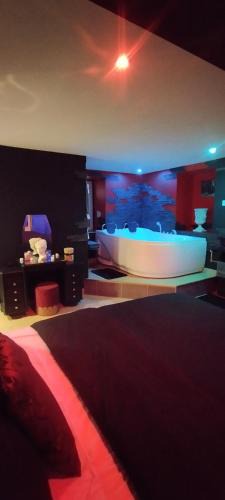 Saint-Amarin Apartment | Loveroom Chambre obscure